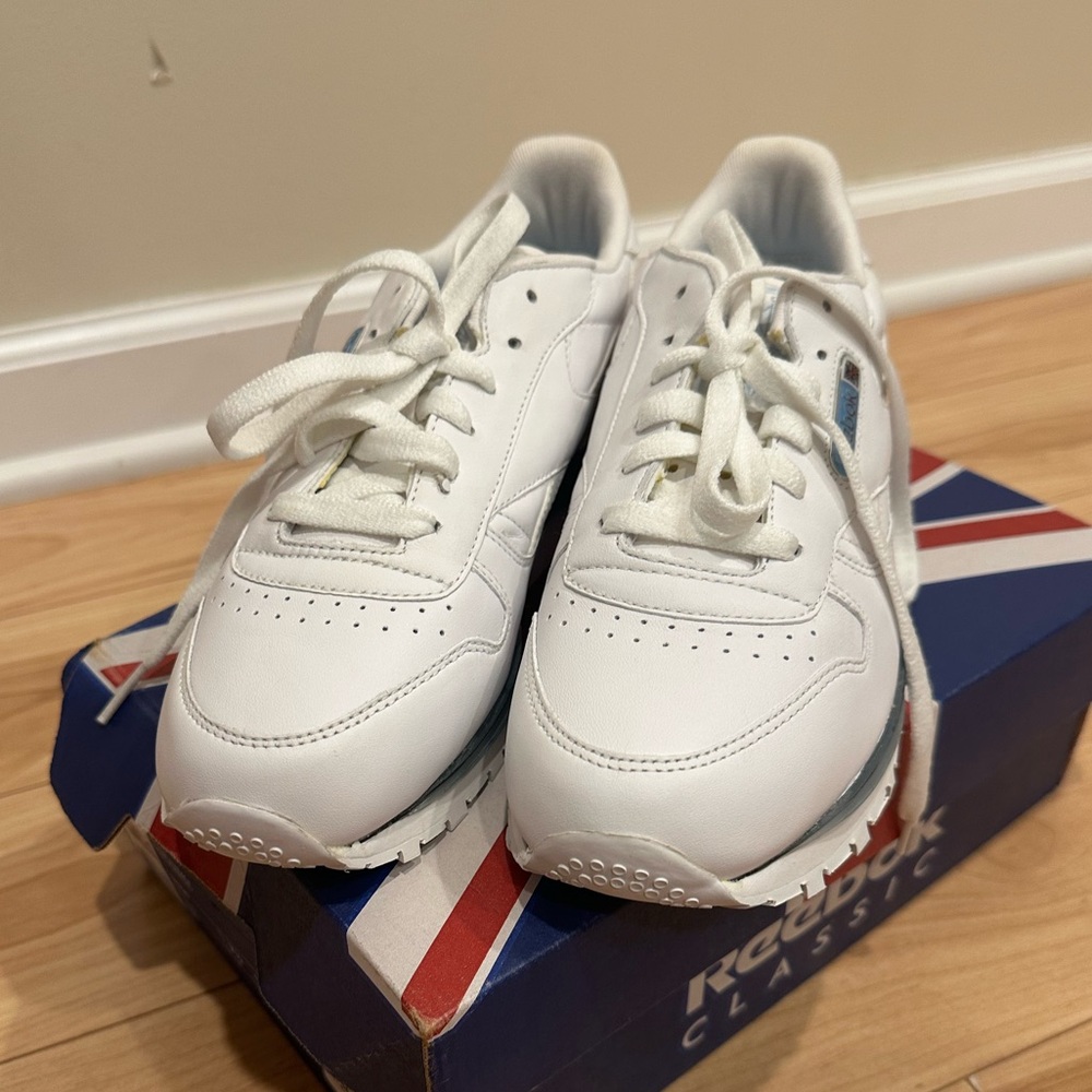 Reebok Classic Leather White Retro Sneakers Women Size 7.5 New With Box - Picture 3 of 7